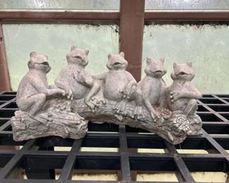 334 decorativegardenstatuefivefrogsonl