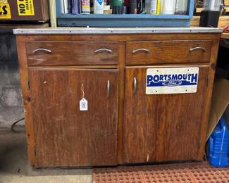 011 vintagewoodworkshopcabinetwithlamin
