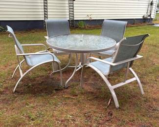 113 roundglasspatiodiningtablesetwith