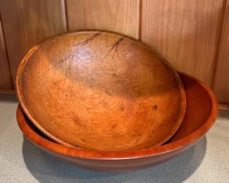 095 setoftwohandcarvedsaladbowls