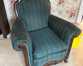 355 victorianstylecarvedwoodarmchair