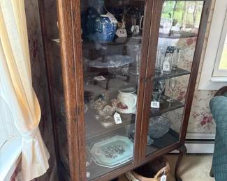 078 antiqueoakchinacabinet