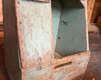 270 vintagewoodenpoultrynestboxwithslo