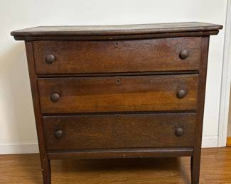 129 vintagewooden3drawerdresserwithdov