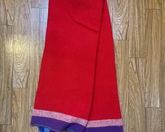 387 redblanketwithblueandwhiteborder