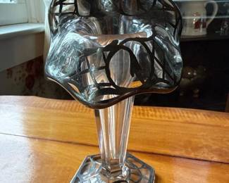 017 antiqueartnouveauclearglassbudvase