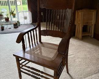 086 antiqueeastlakearmchairwithcanedsea