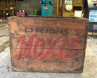 044 vintagedrinkmoxiewoodensodacratebo