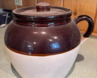 091 vintageusastonewarebeanpot