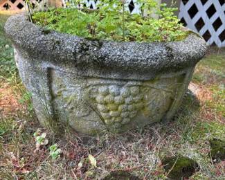 048 vintageconcreteplanter