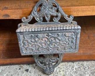 009 vintagewiltoncastironwallmountmatc