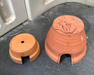 148 twoterracottapottoadabodegardenshe