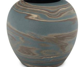 2190 A Niloak pottery 'Mission Swirl' vase Early/mid-20th century; Eagle Pottery Company, Benton, AR Impressed: Niloak 5.875" H x 6" Dia. Estimate: $200 - $300