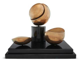 2277 Sylvia Chait (b. 1936) Abstract bronze group Polished bronze on polished stone base Edition: 6/25 Signed and numbered in the casting: Sylvia Chait In five parts including the two bases Overall: 12" H x 14.5" W x 10.5" D Estimate: $300 - $500
