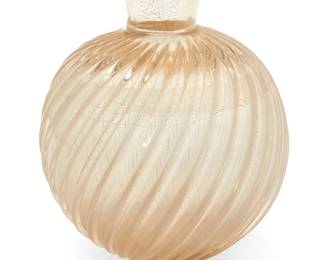 2044 Archimede Seguso (1909-1999) A Murano art glass vase, mid-20th century Incised to underside: Archimede Seguso / Murano Swirling gold-impregnated glass 9.25" H x 7.5" Dia. Estimate: $400 - $600