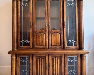 Stunning Display Cabinet Pillar Style Accents