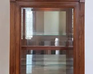 Pulaski Curio Cabinet An Elegant Showcase
