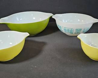 Vintage Pyrex Collection Verde Set  Amish Butterprint