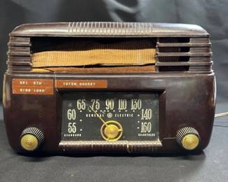 1946 General Electric Model 100 Vacuum Tube Radio * Brown Bakelite *
