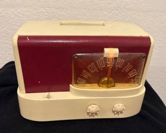 Vintage Working Radio Model 511 * Emerson Radio & Phonograph Corporation New York USA