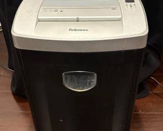 FELLOWES DM8C Paper Shredder * Works Well!