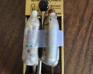 Vtg microwave mini gas welding torch with extra cartridges 