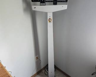 Mechanical physicians balance beam scale