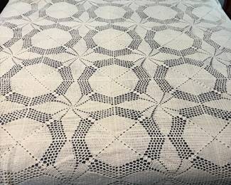 Vtg Pinwheel Crocheted Bedspread