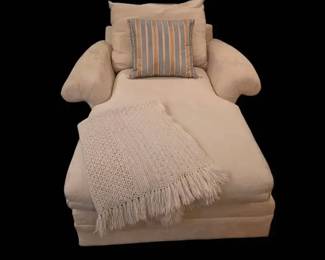 Benchcraft Upholstered Chaise Lounge