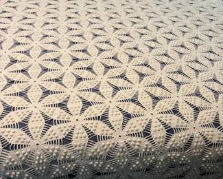 Vtg Handmade Ivory Pinwheel Coverlet WFringe