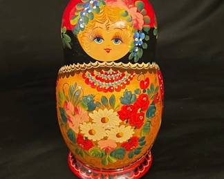 Traditional Matryashka Nesting Dolls