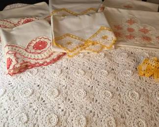 Vintage Handmade Crocheted Bedspread  6 Pillow Cases