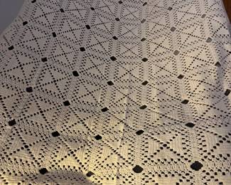 Vtg Ecru GeometricDiamond Crocheted Bedspread