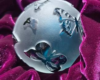 Pilgrim Cameo Glass Signed And Numbered