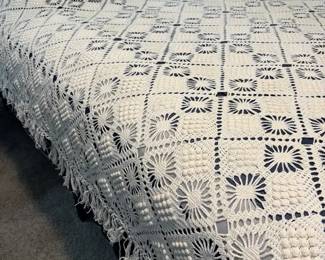 Vtg. Geometric Floral  Popcorn Handmade Coverlet WFringe