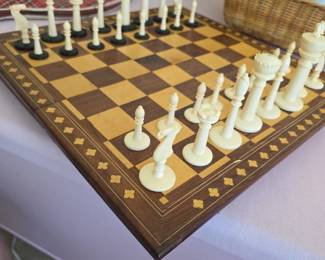 Collectible chess set