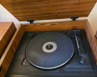 Magnavox record player
