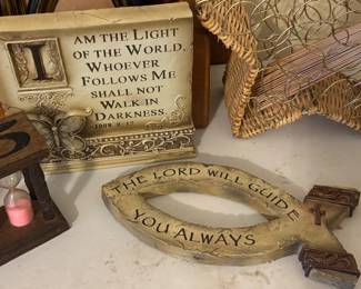 Assorted decorative decor