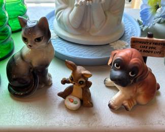 Figurines