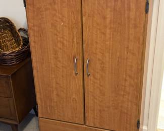 Short cabinet