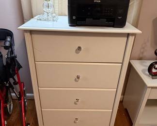 White 4-Drawer Bedroom Chest with Crystal Knobs