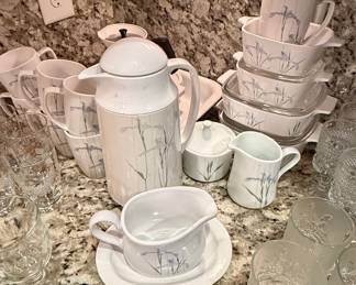 Corelle Coordinates Stoneware - Shadow Iris Pattern