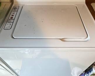 GE 3.8 DOE cu. ft. Stainless Steel Capacity Washer (Model GTWN2800D1WS)