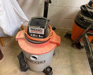 RIDGID 8-gallon wet/dry vacuum cleaner
