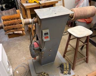 pedestal-mounted industrial sander and polisher