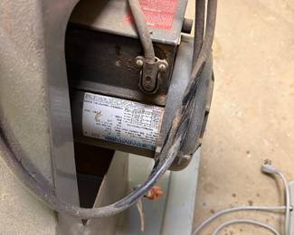 pedestal-mounted industrial sander and polisher