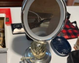 lighted vanity mirror