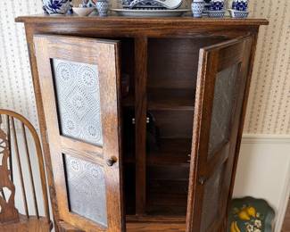 Vintage Pie Safe, very good condition, Bombay company pieces