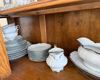 Hutschenreuther Revere Sylvia china, a German porcelain set featuring platinum trim