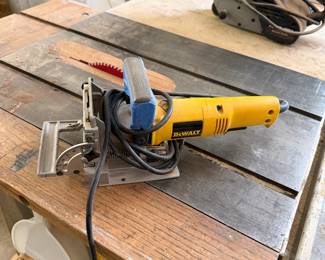DeWalt DW682 plate joiner